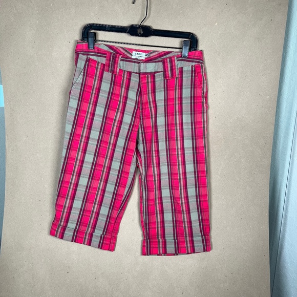 IZOD Hot Pink, Purple, Green and Khaki Stretch Walking Shorts Size 4 - Picture 1 of 10